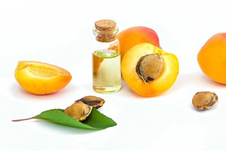 The Major Benefits Of Apricot Seeds For Hair